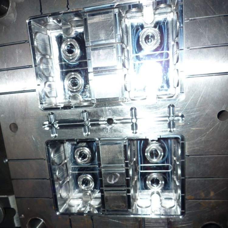 Środki ostrożności dotyczące formowania wtryskowego tworzyw sztucznych